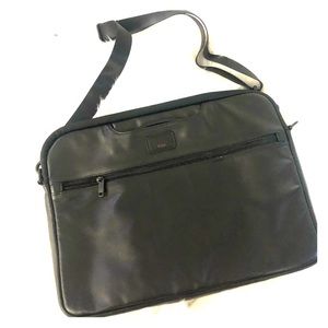 MOVING SALE! NWOT Black Tumi Bag Leather